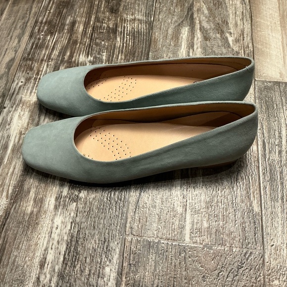 Trotters Women's Elegant Sea foam Green Ballet Flta Size 9 - Picture 3 of 11